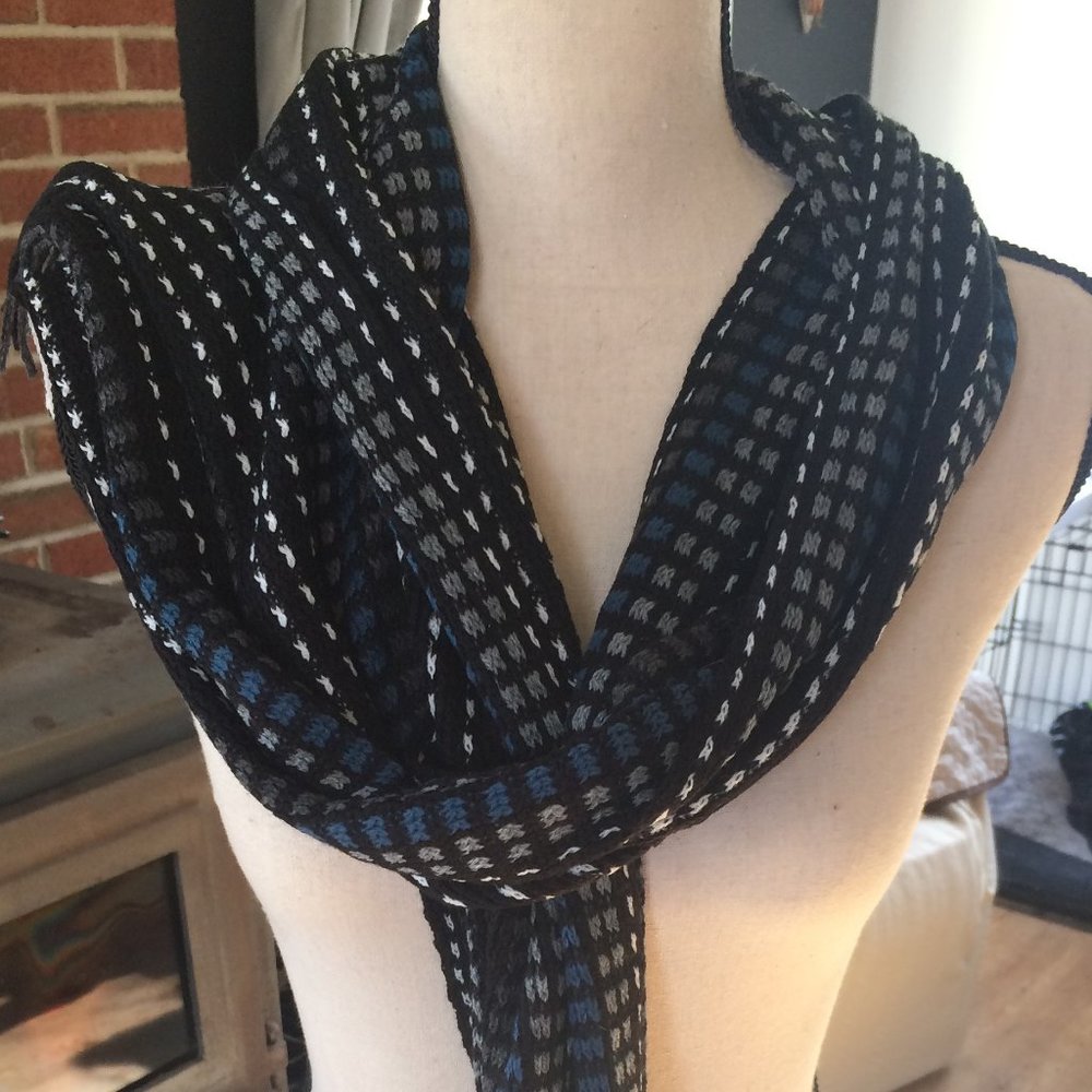 Pringle Unisex Navy/Grey/White Lighter Weight Scarf NWOT